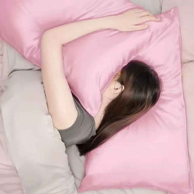 Taies d oreiller en satin rose femme visage recouvert