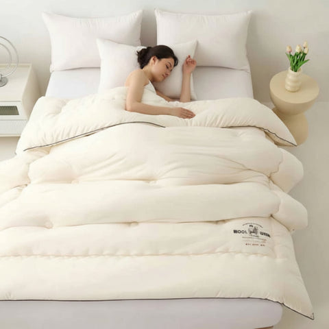 Couette 1 personne Blanche femme couchée apaisée