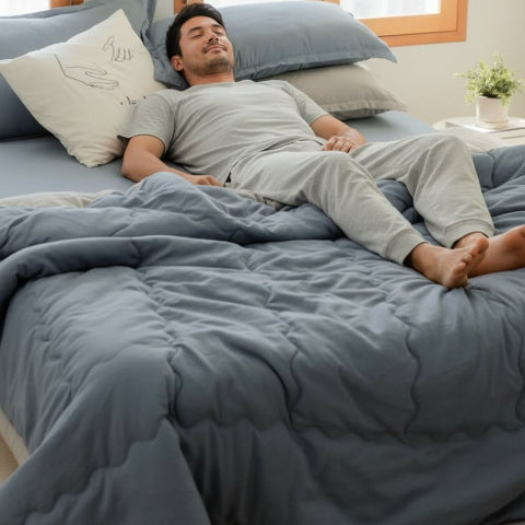 Couette 1 personne bleue homme couché apaisé