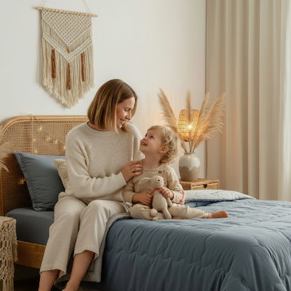 Couette 1 personne chambre femme et enfant assis