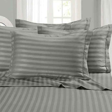 Couette 140x200 grise rayures vue agrandie oreiller