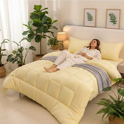 Couette 2 personnes Jaune femme couchée relax