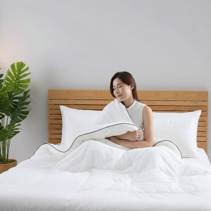 Couette 200x200 chambre femme assise enveloppée avec couette