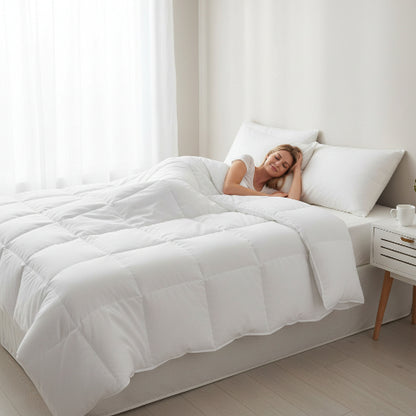Couette 220x240 chambre femme couchée sous couette