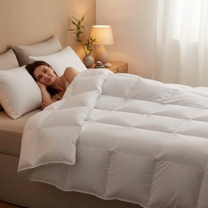 Couette 260x240 pur oie lit femme couchée