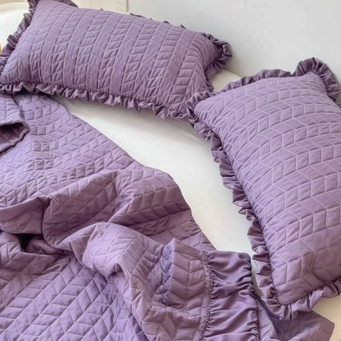 Couvre lit boutis romantique violet chambre