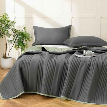Couvre lit matelassé deux tons gris vert réversible chambre