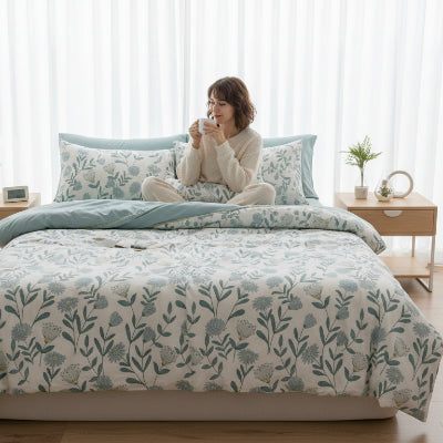 Couvre lit moderne réversible coton femme sirotant café