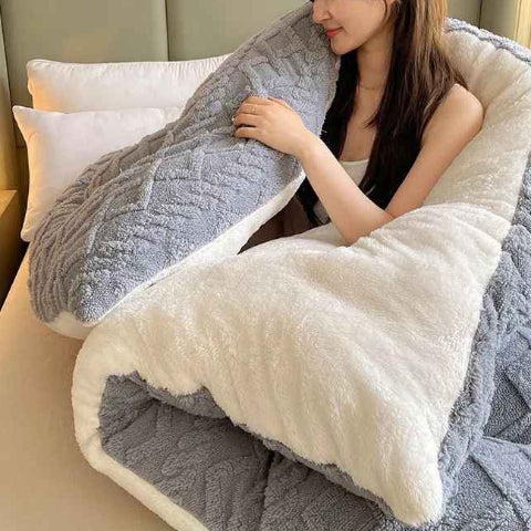 Couvre lit moderne velours laine femme enveloppée couverture