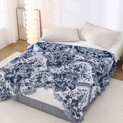Couvre lits motifs géométriques gris noir blanc avec franges