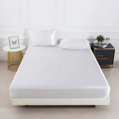 Drap housse blanc satiné avec taies d'oreillers