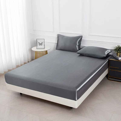 Drap housse gris satiné avec taies d'oreillers côté