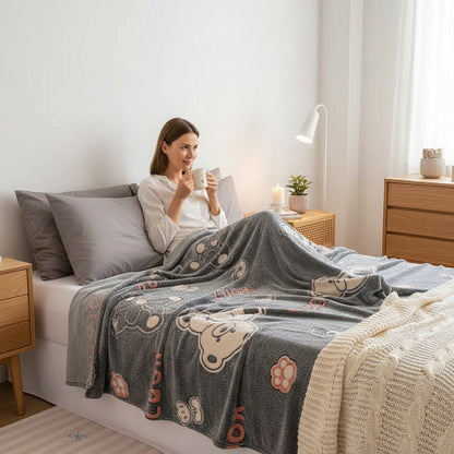 Drap plat 2 personnes femme assise tenant tasse