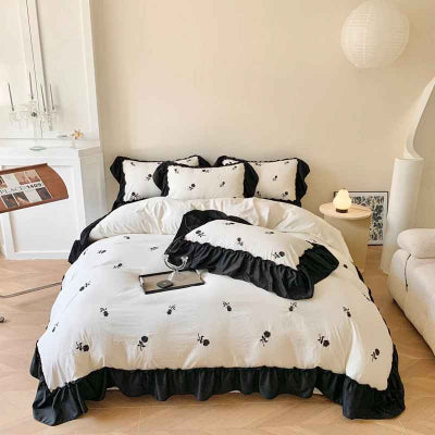Parure de lit 220 x 240 blanc volant rose brodé