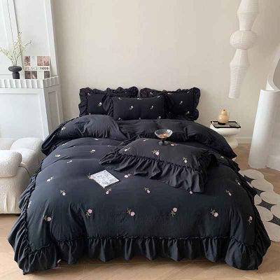 Parure de lit 220 x 240 noir volant rose brodé