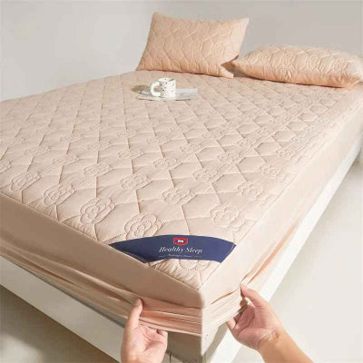 Protège matelas imperméable beige mains fixes, coin
