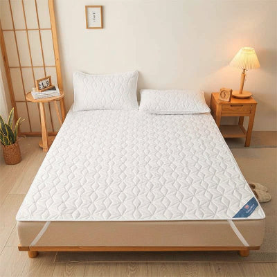 Protège matelas imperméable blanc avec quatre sangles 