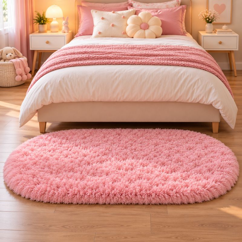 Tapis chambre fille shaggy rose au pied du lit